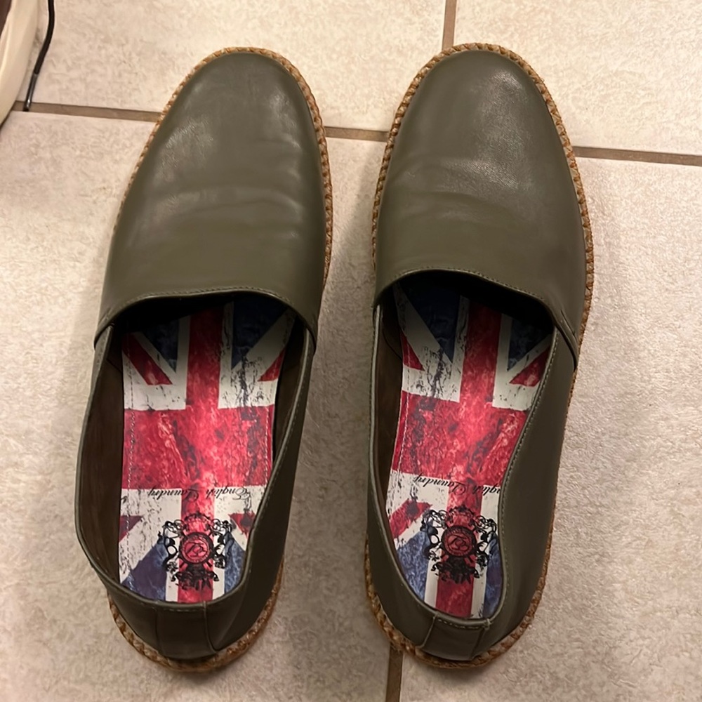 English laundry loafer size 10 light green